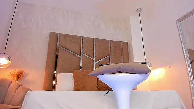 Martinaa Jones  online show from 02/27/26, 01:00