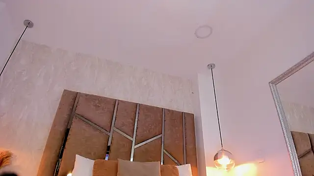 Martinaa Jones  online show from 02/18/26, 12:23