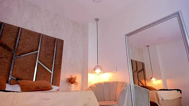 Martinaa Jones  online show from 11/09/25, 07:29