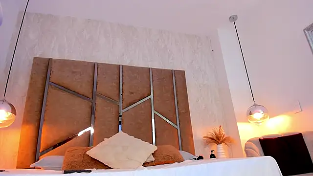 Martinaa Jones  online show from 10/07/25, 08:21