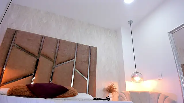 Martinaa Jones  online show from 11/01/25, 07:30