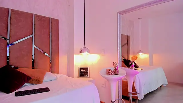 Martinaa Jones  online show from 03/22/25, 07:53