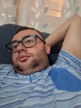 Javier bear online show from 09/30/25, 08:48