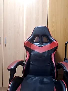 Javier bear online show from 10/17/25, 08:54