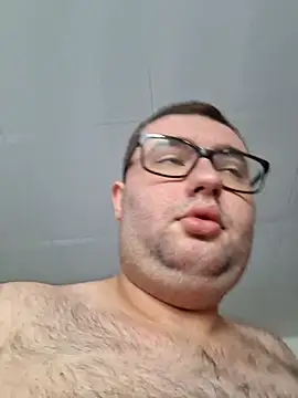 Javier bear online show from 10/21/25, 08:14