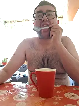 Snapshot of Javier_bear chatting on 05/22/26, 08:23 Javier bear online show from 05/22/26, 08:23