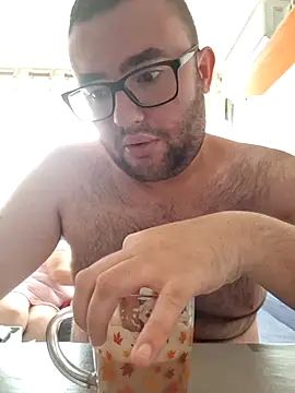 Javier bear online show from 10/03/25, 08:16