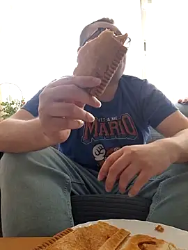 Javier bear online show from 04/02/26, 01:18