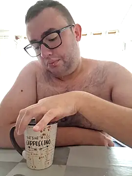 Javier bear online show from 10/06/25, 08:37