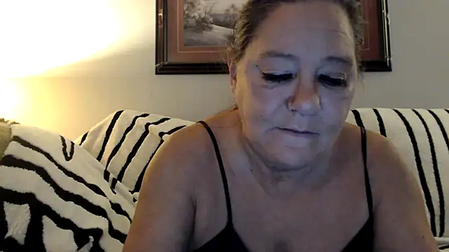 LexxiLeeds online show from 03/25/26, 10:25