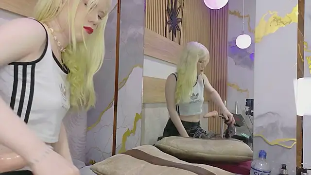 Elif blond online show from 02/21/26, 11:07