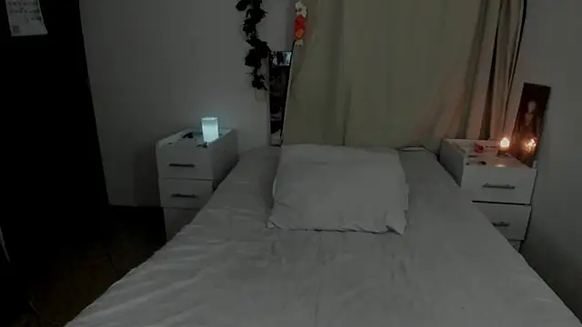 Lucyerobbie online show from 03/21/26, 02:13