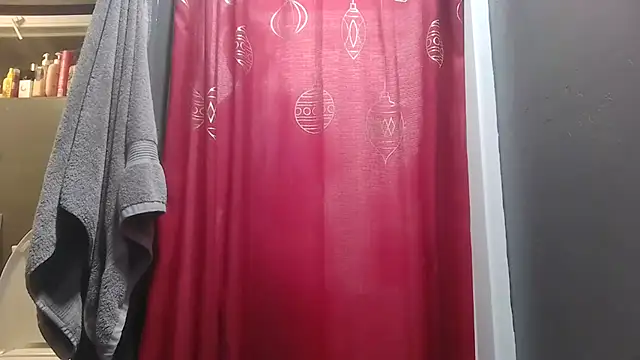 Snapshot of Glitt3rqueen341 chatting on 09/11/25, 11:32 Glitt3rqueen341 online show from 09/11/25, 11:32