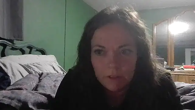 Snapshot of Glitt3rqueen341 chatting on 10/07/25, 04:24 Glitt3rqueen341 online show from 10/07/25, 04:24