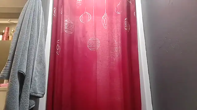 Snapshot of Glitt3rqueen341 chatting on 10/02/25, 10:51 Glitt3rqueen341 online show from 10/02/25, 10:51