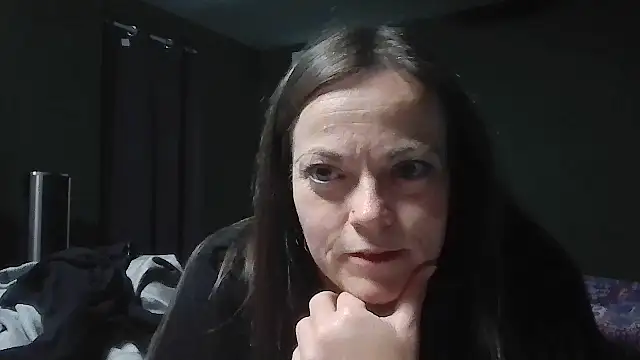 Snapshot of Glitt3rqueen341 chatting on 09/26/25, 05:36 Glitt3rqueen341 online show from 09/26/25, 05:36
