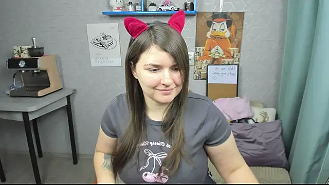 Snapshot of LineraPitts chatting on 10/03/25, 01:01 LineraPitts online show from 10/03/25, 01:01