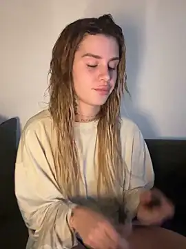 EmiliaCatalina online show from 02/10/26, 12:31