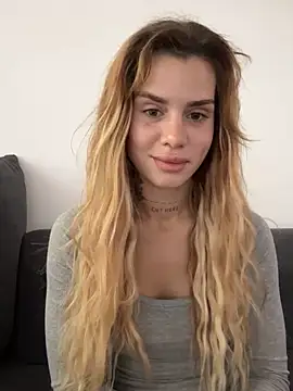 EmiliaCatalina online show from 01/18/26, 03:26