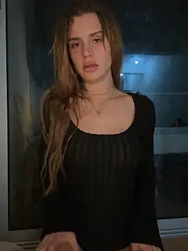 EmiliaCatalina online show from 05/27/26, 12:31