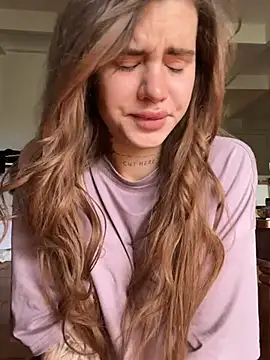 EmiliaCatalina online show from 03/12/25, 04:56