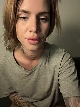 EmiliaCatalina online show from 03/08/26, 01:44