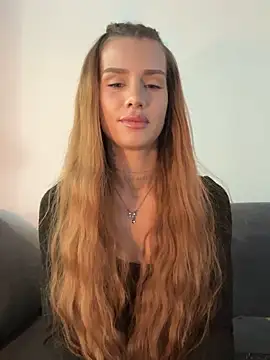 Snapshot of EmiliaCatalina chatting on 06/29/26, 06:29 EmiliaCatalina online show from 06/29/26, 06:29