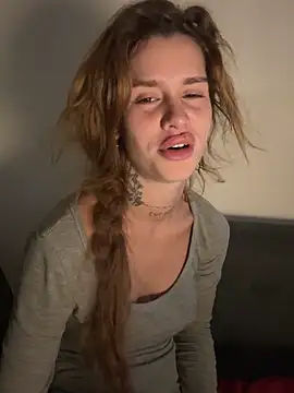 EmiliaCatalina online show from 03/05/26, 11:10