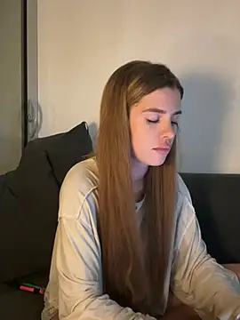 EmiliaCatalina online show from 03/19/26, 11:27