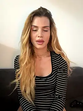 EmiliaCatalina online show from 01/14/26, 08:12