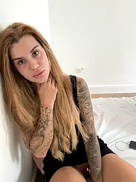 EmiliaCatalina online show from 09/25/25, 07:31