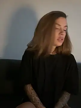 EmiliaCatalina online show from 02/14/26, 02:56