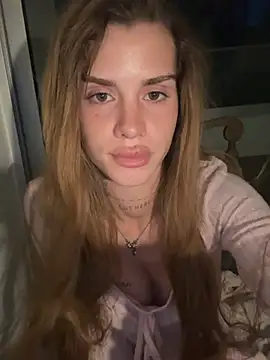 Snapshot of EmiliaCatalina chatting on 06/24/26, 11:57 EmiliaCatalina online show from 06/24/26, 11:57