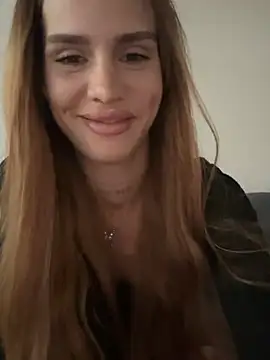 Snapshot of EmiliaCatalina chatting on 06/25/26, 07:19 EmiliaCatalina online show from 06/25/26, 07:19