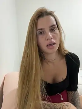 EmiliaCatalina online show from 09/30/25, 12:05