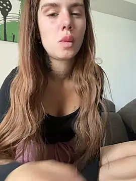 EmiliaCatalina online show from 03/21/25, 07:02