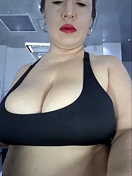 laura bassi online show from 11/10/25, 03:11