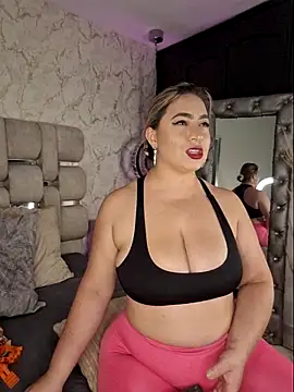 Snapshot of laura_bassi chatting on 02/14/26, 04:45 laura bassi online show from 02/14/26, 04:45