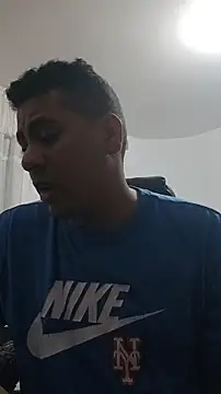 Snapshot of ElferXXX chatting on 04/07/26, 02:02 ElferXXX online show from 04/07/26, 02:02