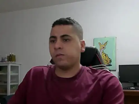 Snapshot of ElferXXX chatting on 02/11/26, 11:37 ElferXXX online show from 02/11/26, 11:37