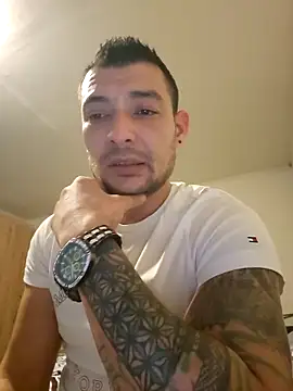 Zoltanioan26 online show from 12/17/25, 03:06