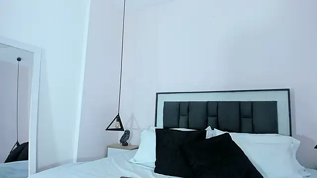 victoria cooper3 online show from 11/23/25, 09:41