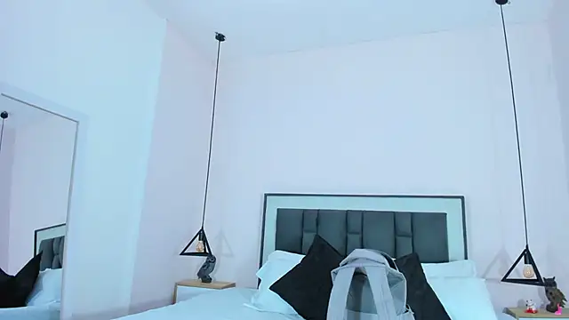 victoria cooper3 online show from 11/17/25, 09:46