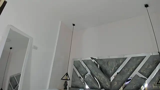 victoria cooper3 online show from 12/05/25, 10:03