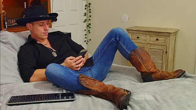 Snapshot of zack_Fisher chatting on 01/13/26, 12:58 zack Fisher online show from 01/13/26, 12:58