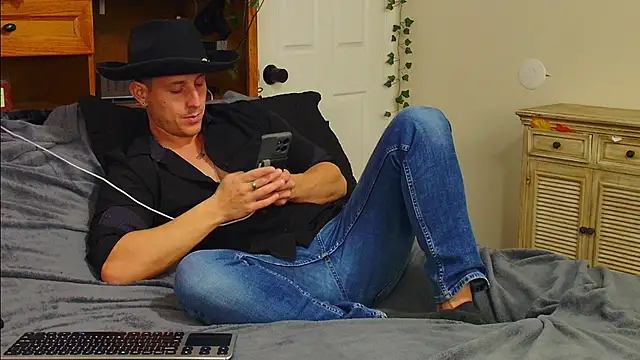 Snapshot of zack_Fisher chatting on 02/06/26, 12:28 zack Fisher online show from 02/06/26, 12:28