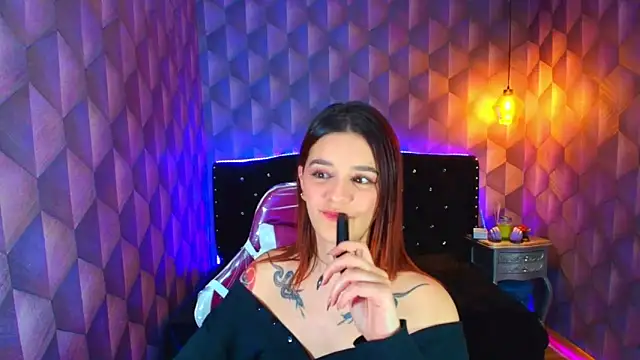 Snapshot of LiaHarryis chatting on 12/19/25, 06:43 LiaHarryis online show from 12/19/25, 06:43