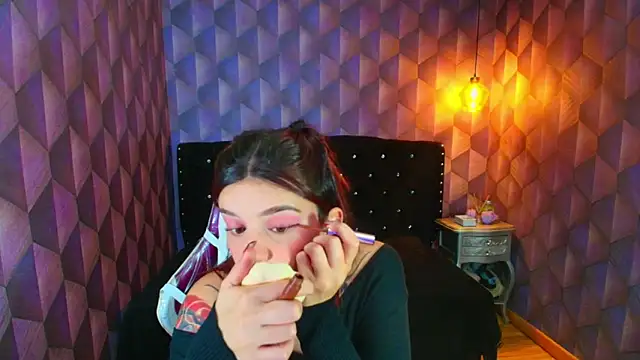 Snapshot of LiaHarryis chatting on 11/24/25, 07:25 LiaHarryis online show from 11/24/25, 07:25