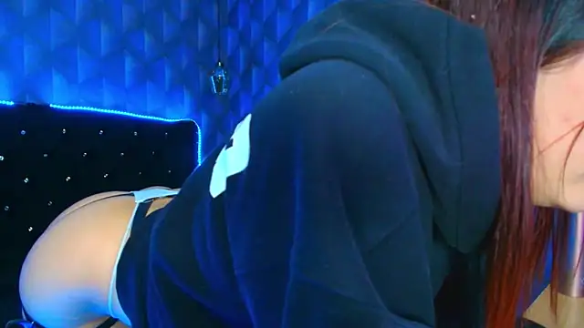 Snapshot of LiaHarryis chatting on 11/30/25, 07:58 LiaHarryis online show from 11/30/25, 07:58