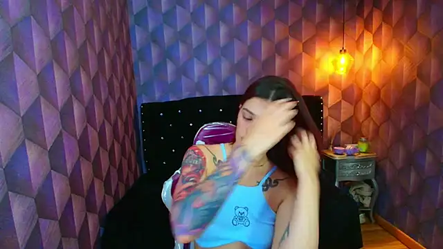 Snapshot of LiaHarryis chatting on 11/03/25, 06:33 LiaHarryis online show from 11/03/25, 06:33